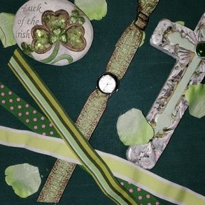💚🇮🇪Ladies Watch w/ 4 interchangeable Bands🇮🇪💚
